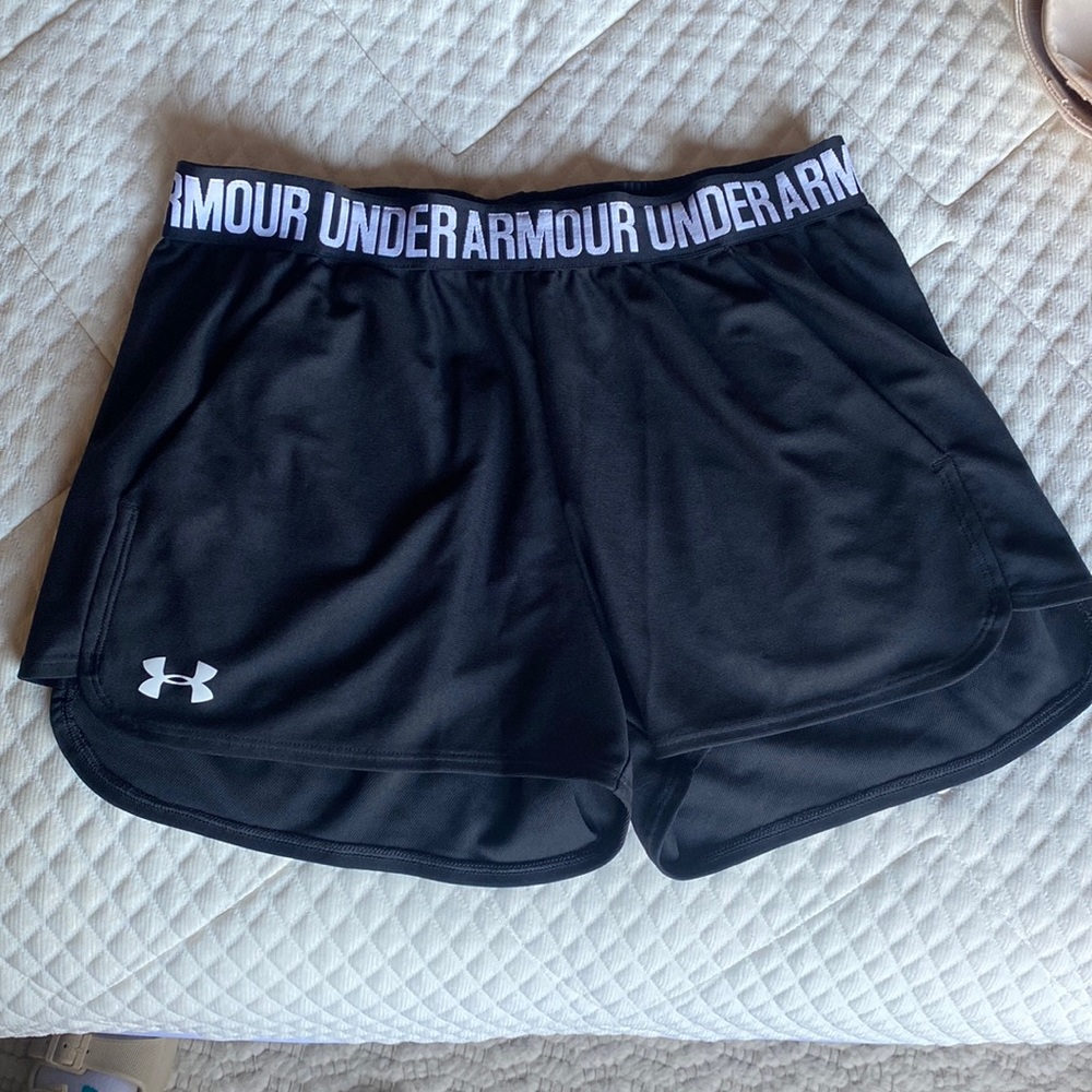 Black under Armour shorts